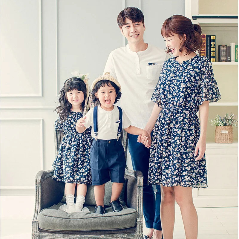 Для папы и сына Одинаковая одежда для мамы дочки платья Наборы семьи модные