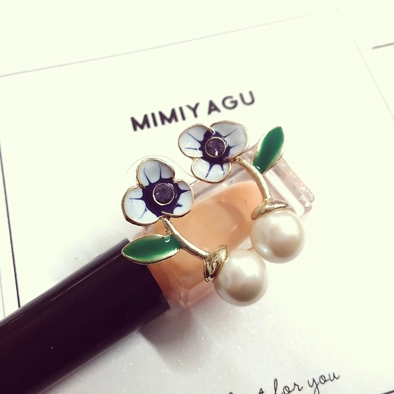 Корейские женские серьги-гвоздики с жемчугом и цветком