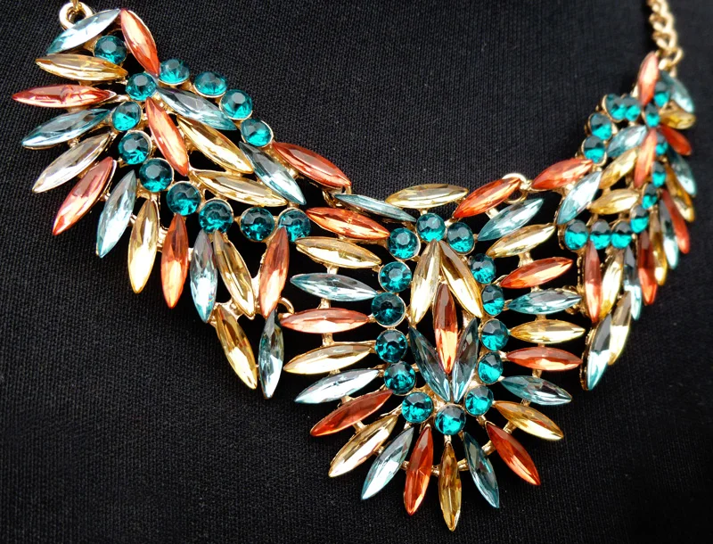 

Luxury Colorful Crystal Flower Pendants Statement Necklace Fashion Gold Chain Choker Necklaces Jewelry