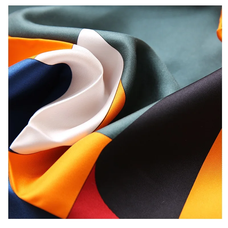 Маленький квадратный платок из 100% шелка 21&quot| |