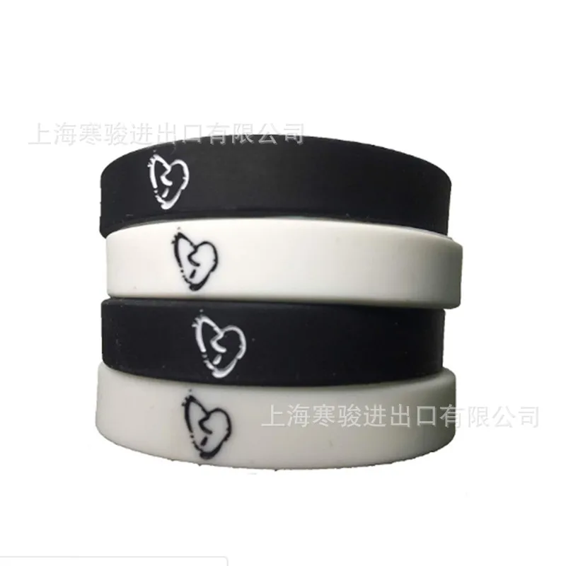 Красочные друзья печатных буквы светящиеся силиконовые спортивные браслеты и