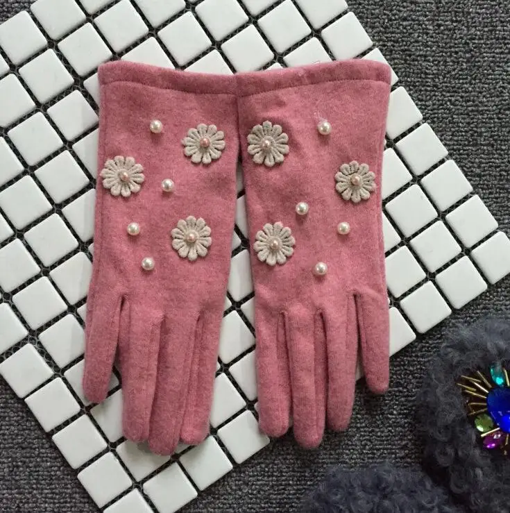 Осенне зимние женские перчатки для вождения украшенные цветами и жемчужинами