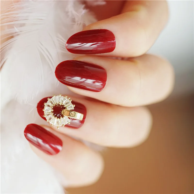 Shiny Wine Red Nails With Design Pointed Finished Minimalist Round Head with Gold Side Nail Art Adhesive Lot Glue 24Count | Красота и