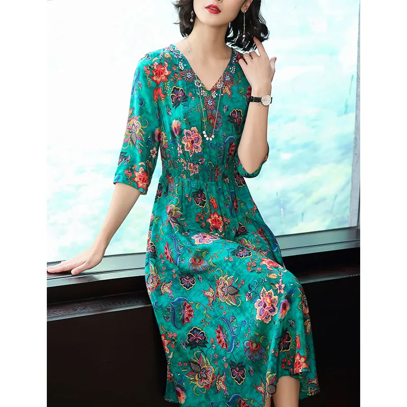 Женское приталенное платье из искусственного шелка длинное вечернее с цветочным