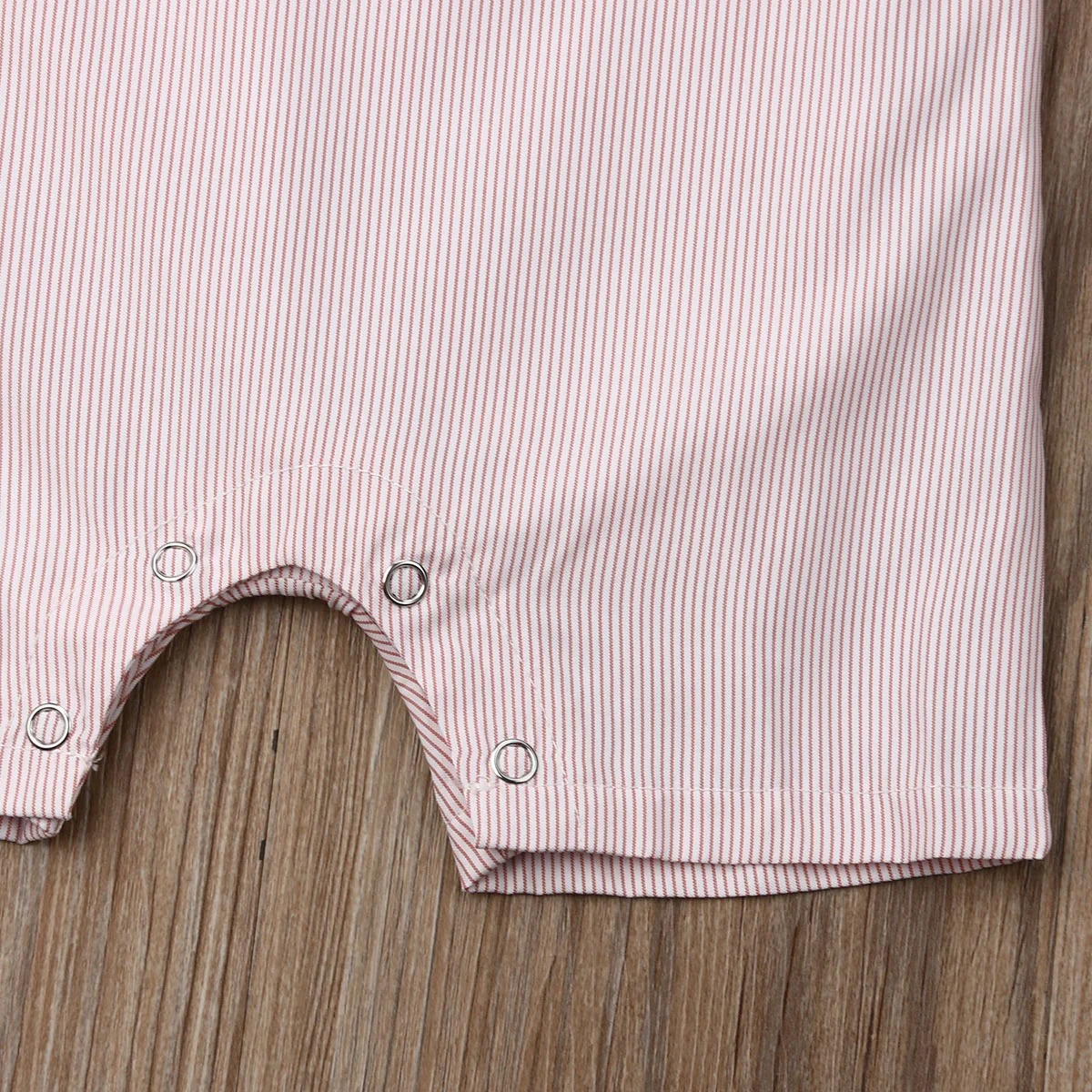 Милый свободный хлопковый комбинезон без рукавов с открытой спиной и рисунком