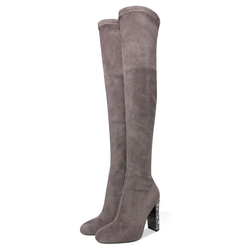 Женские Эластичные ботфорты со стразами черные на высоком массивном каблуке