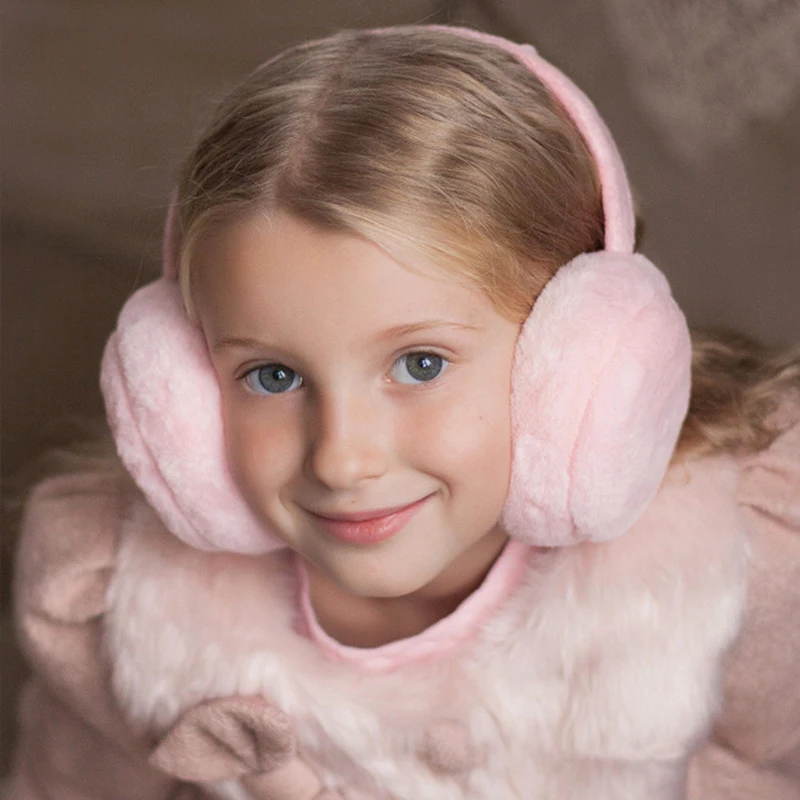 Детские ушанки с звездами теплого меха для девочек.