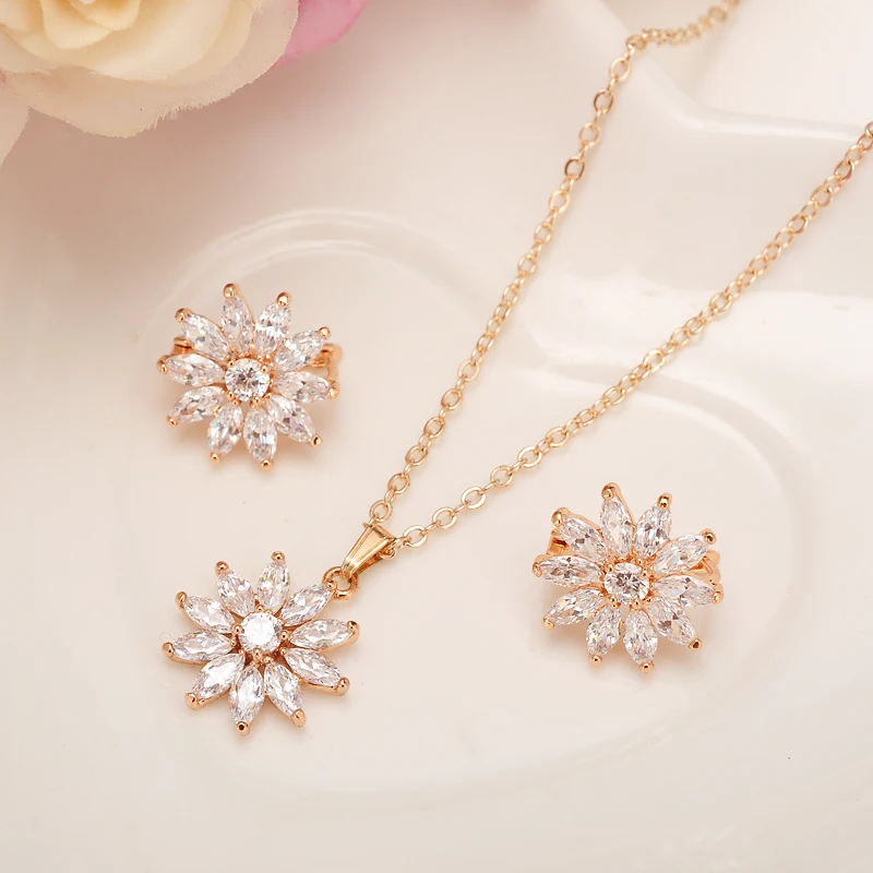 Комплект из колье и серёг с разноцветными кристаллами | Украшения аксессуары