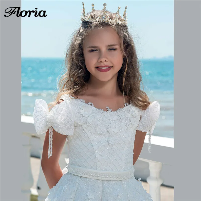 Белые платья для девочек с цветами на свадьбу бусинами первого причастия