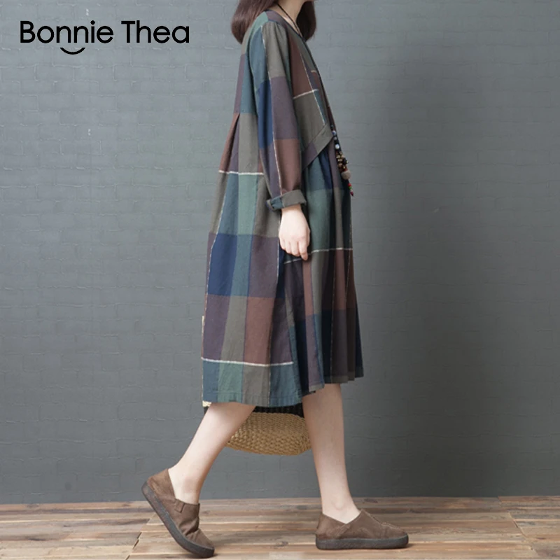 Фото Bonniethea 2018 Women Plus Size Cotton Autumn Dress O-Neck Plaid Casual Loose dress woman Large size Mid-Calf Vestidos Женская одежда Bonniethea 2018 Women Plus Size Cotton Autumn Dress O-Neck Plaid Casual Loose dress woman Large size Mid-Calf Vestidos Женская одежда