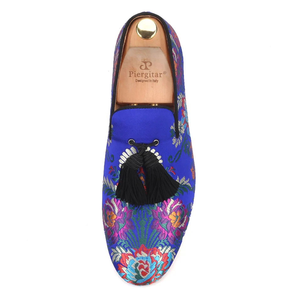 Piergitar brand 2019 new arrival Floral printing men loafers with big tassel wedding and prom men's silk shoes smoking slippers | Обувь