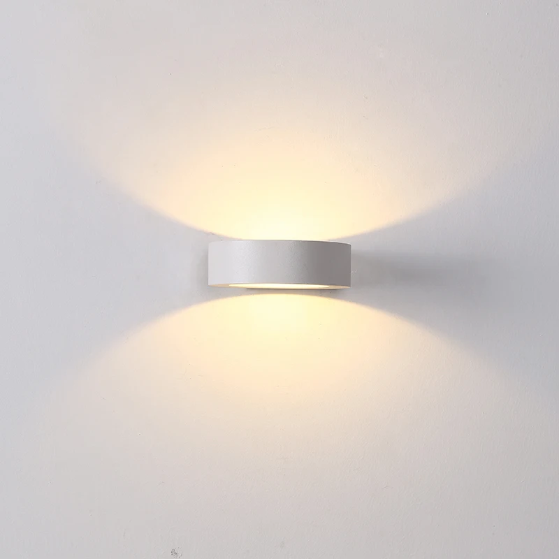 Европейский стиль простой современный маленький круглый настенный светильник