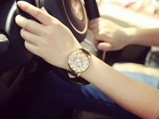 

Luxury Kings Skeleton Hollow Leather Watch Men Women Lovers Business Sports Quartz Wristwatch Male Watch