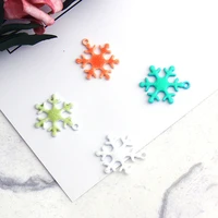 10pcs christmas series glitter snowflake enamel charms spray paint snow alloy pendants charm bracelets diy jewelry finding yz495