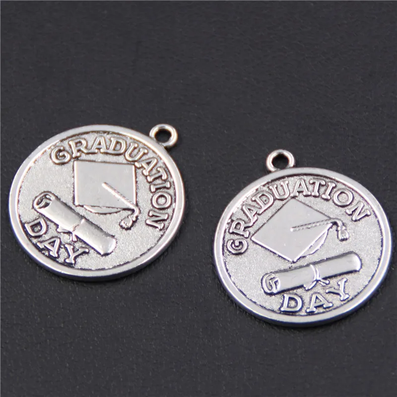 

10pcs Graduation Day Charm 22mm Round Pendant Graduation Season Gift DIY Graduation Commemorative Jewelry Handmade A403