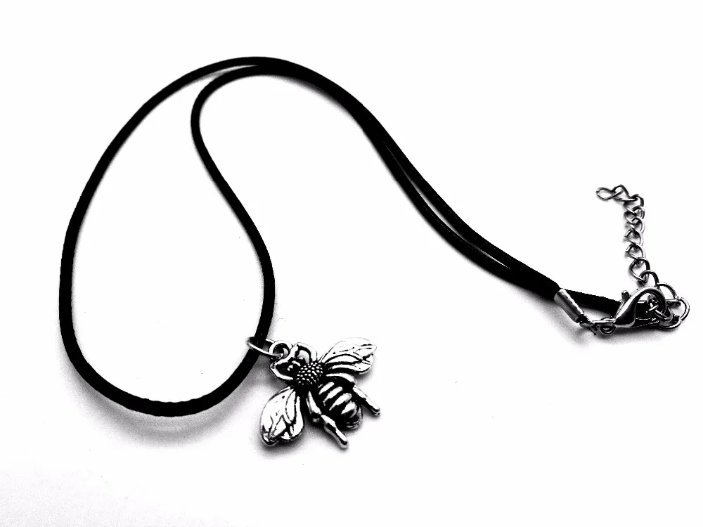 10PCS Tiny Cute Queen Bumble Bee Necklace Honey Antique Charm Insect Beehive Bumblebee Wasp Rope Leather Necklaces | Украшения и