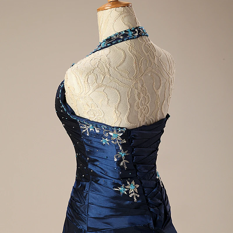 Бальное платье синего цвета бальное до пола с открытыми плечами и вышивкой из