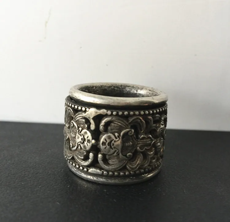 

Antiques, miscellaneous fingers, pictures, and pictures taken in ancient times