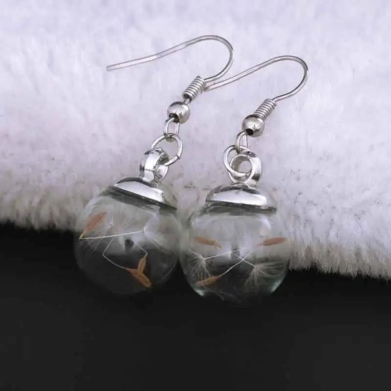 Фотообои украшения ручной работы со стеклом милая девушка с длинной юбкой |