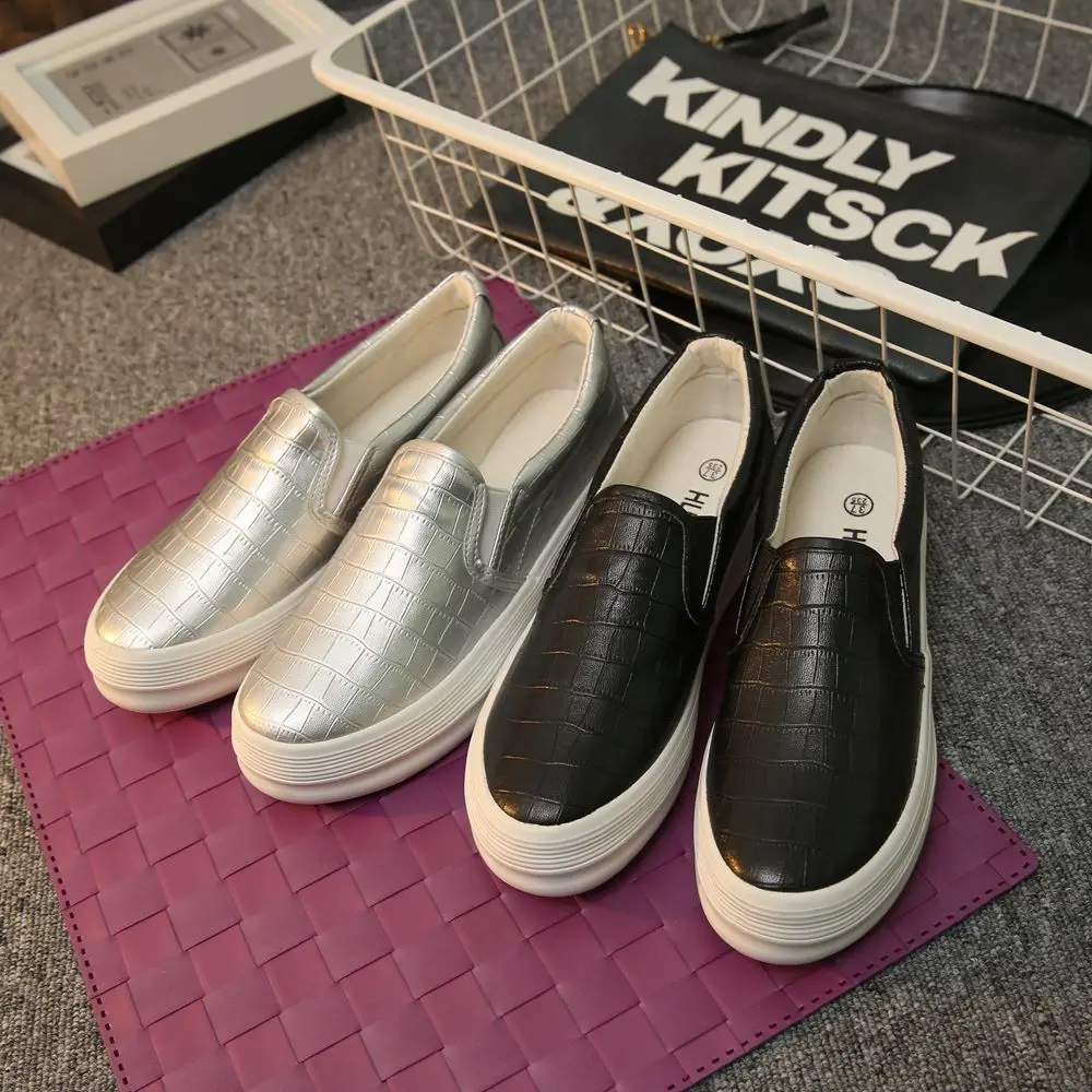 

Women Flat Shoes Loafer Leather Flats Boat Shoes Sneakers Casual Slip On Thick Soles Lady's Fashion Vulcanized Shoes