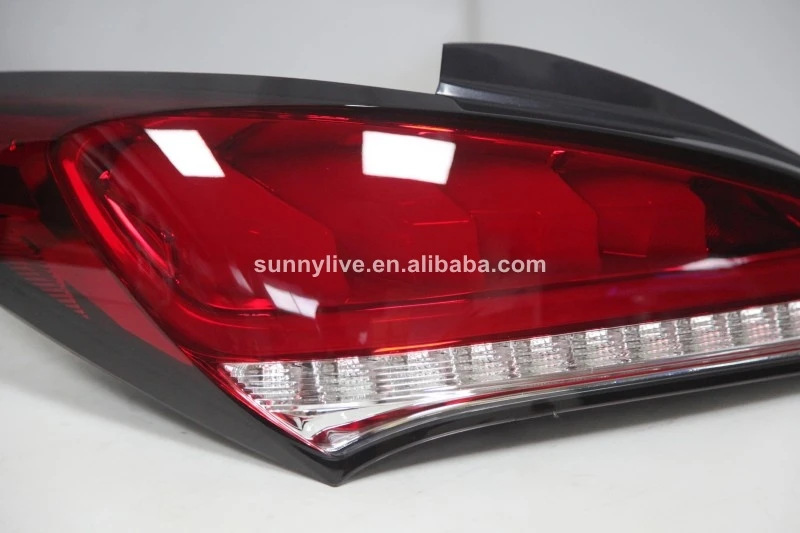 Задний фонарь красного и белого цвета для Hyundai Genesis Coupe Rohens 2009-2011 | Автомобили