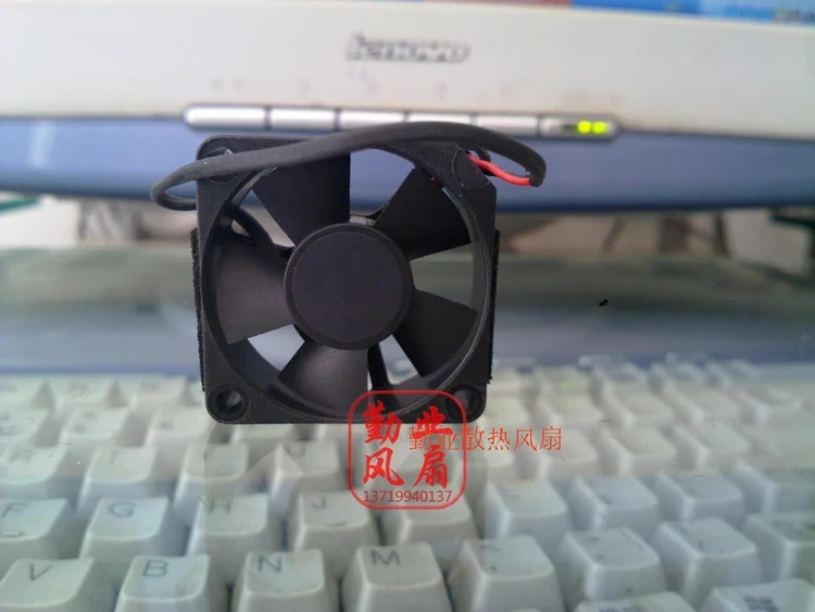 

Original SUNON KDE0535PFV2-8 3510 5V 35 * 35 * 10mm disk cartridge chassis cooling fan