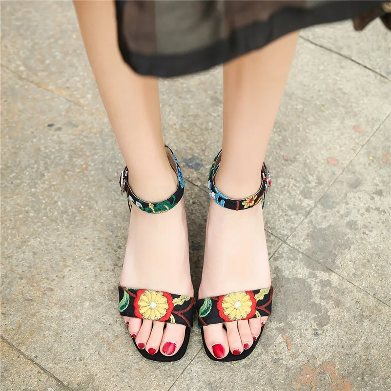 Женские офисные туфли FEDONAS винтажные вечерние на тонком ремешке с пряжкой и