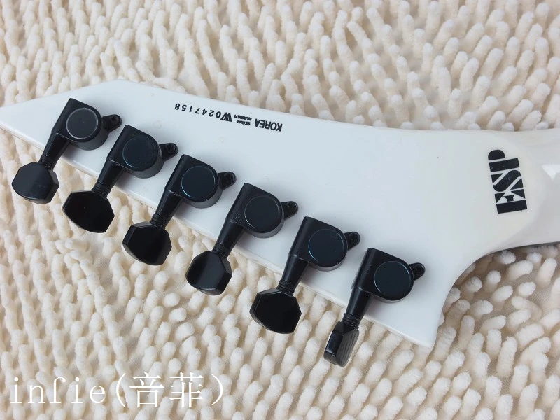 Free shipping new lectric guitar shaped active EMG pickups one drop of blood can be altered | Спорт и развлечения