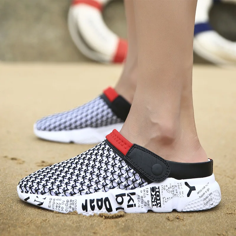 Новинка 2019 года модные мужские тапочки с вырезами летние пляжные мягкие легкие