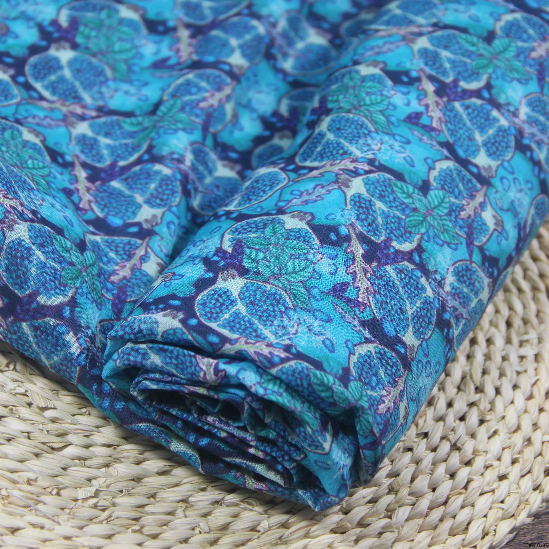 

High quality ramie tissu digital printing fabric High-end summer gowns, cheongsams, dresses, shirts and skirts patchwork