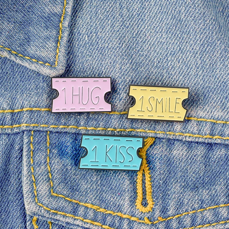 Эмалированная брошь с романтическим купоном Kiss Hug купон на Смайл парные