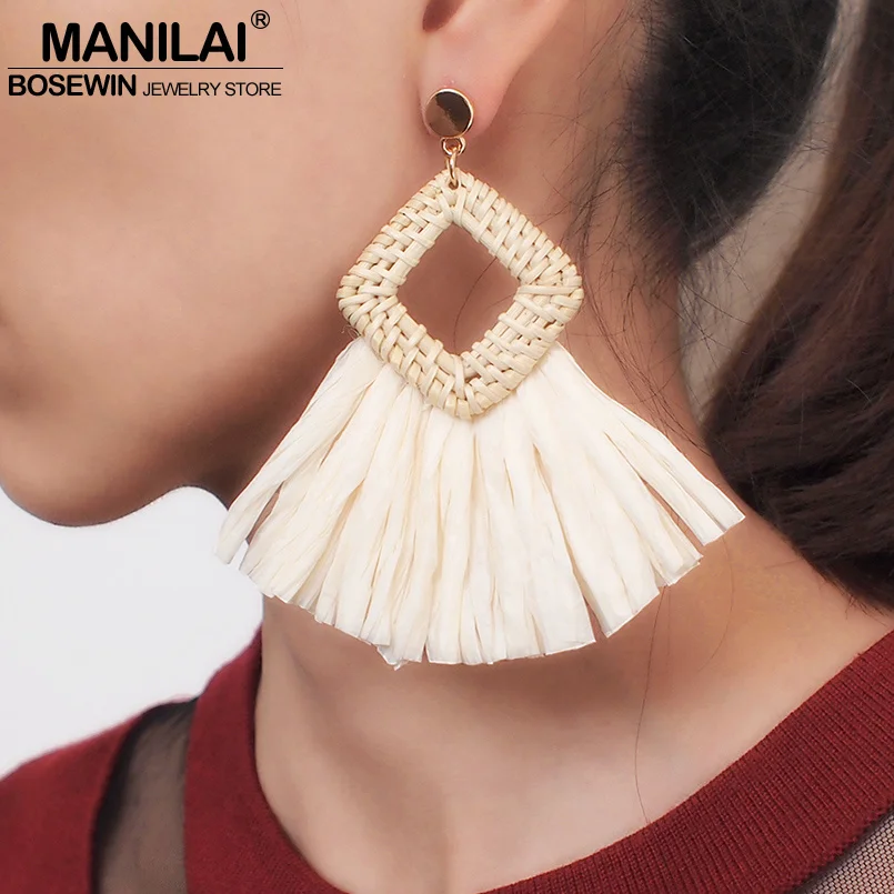 MANILAI плетеные серьги из ротанга с широкой кисточкой рафии большие Бежевые