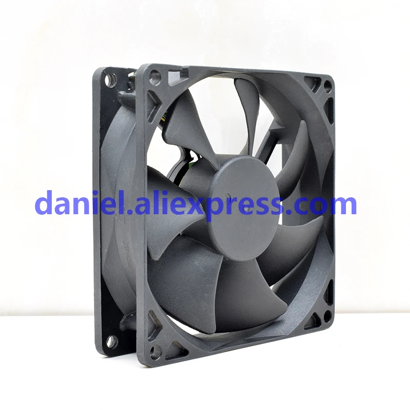 ADDA AD0912UX A7BGL 12V 0.50A 90254 линейный регулятор температуры теплоотвода