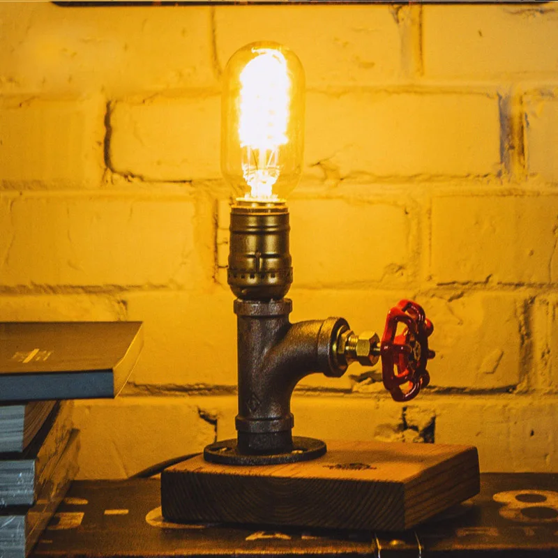 Винтажный промышленный ретро настольный светильник с водопроводной трубкой