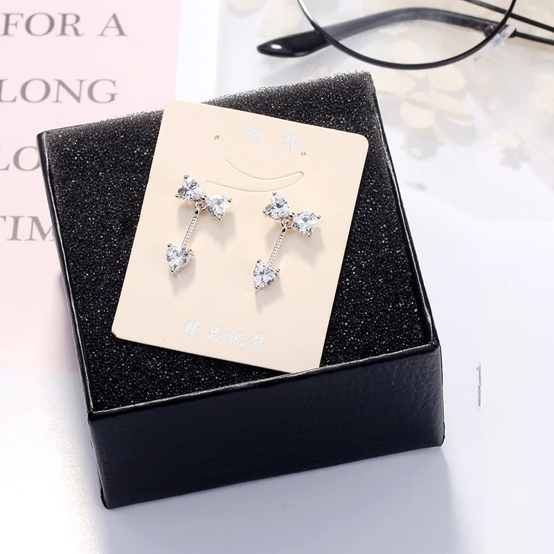 Женские серьги FINDYOU с милым бантом и блестящими кристаллами серебристого