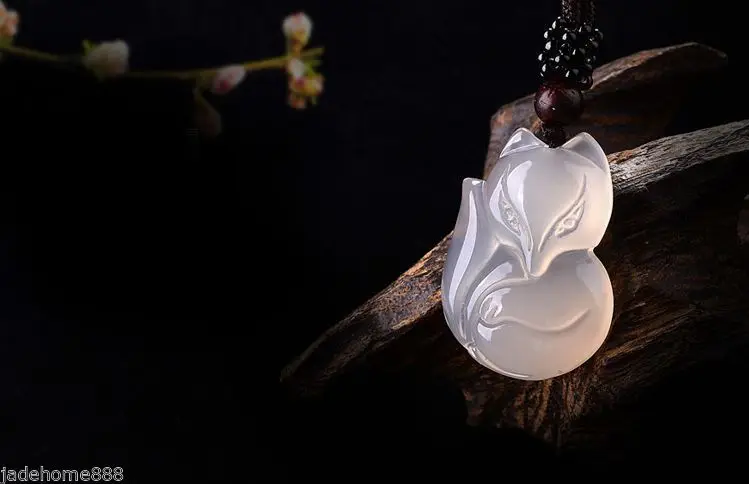 Chinese 100% Natural new Chalcedony Lifelike Fox Selling Jadeite pendant necklace |