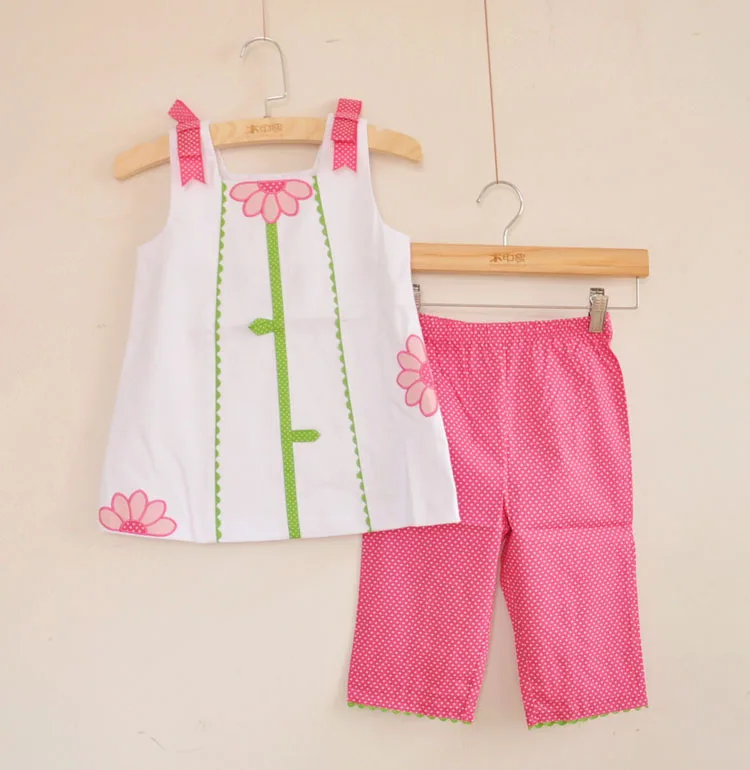 

Free Shipping - girls summer clothing set, baby girls clothing suit, floral Top w pink polka dots pants (MOQ: 1 set)