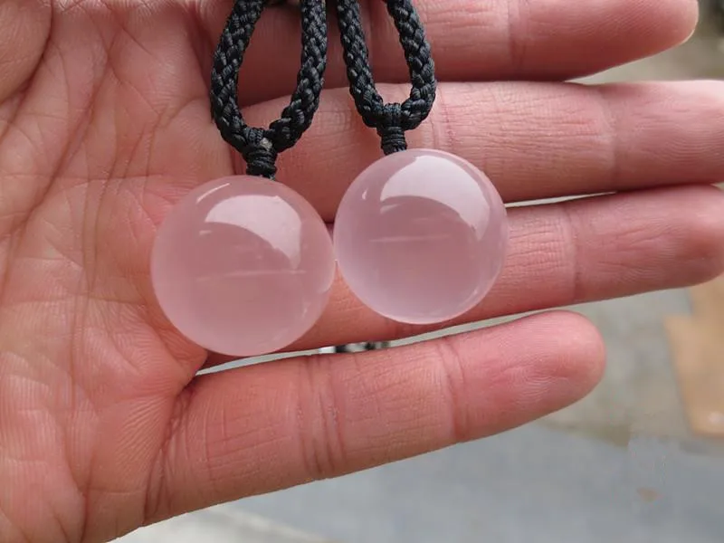 

1PCS Natural white crystal ball pendant necklace