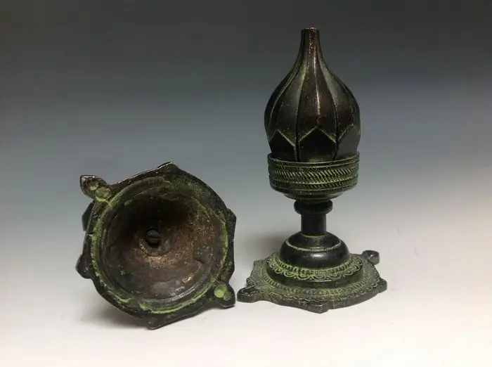 

A Pair Rare Chinese Bronze Statue--Lotus sets