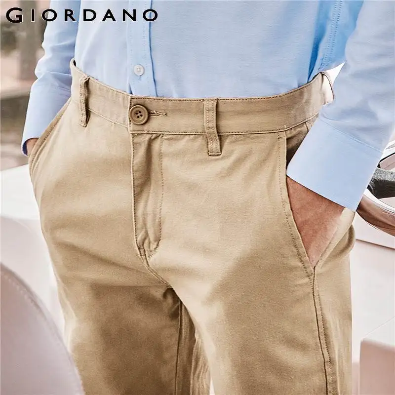 Giordano стрейчевые брюки хаки зауженная версия slim fit выполнены из хлопка и спандекса