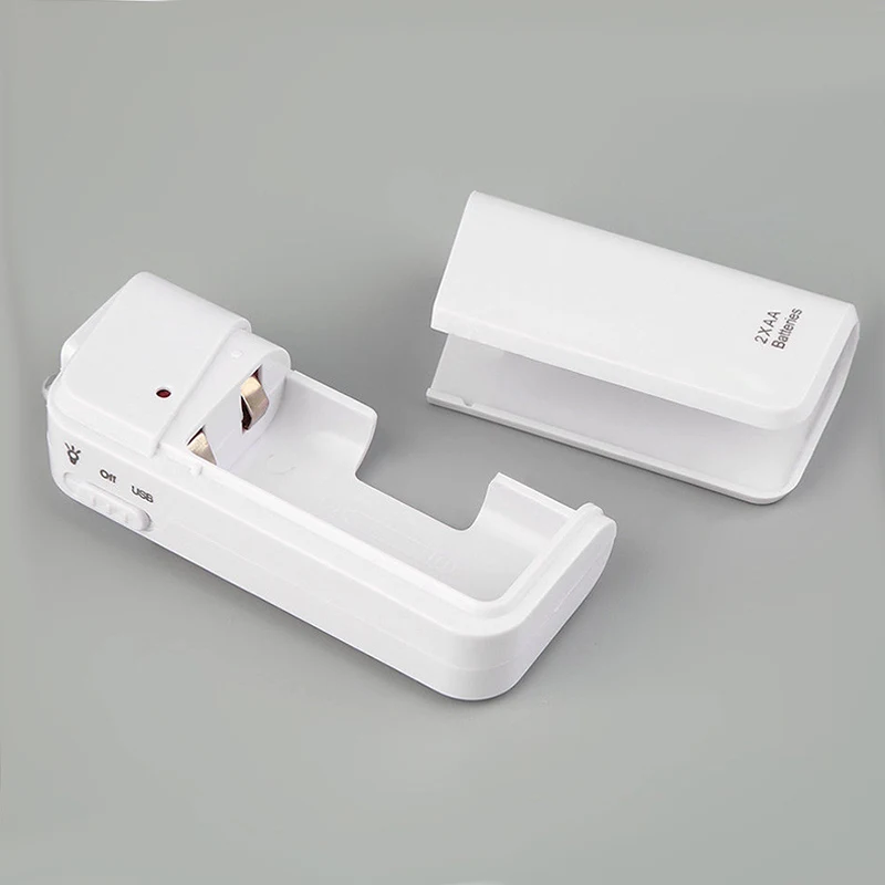 Универсальное портативное зарядное устройство USB на 2 батарейки AA блок питания