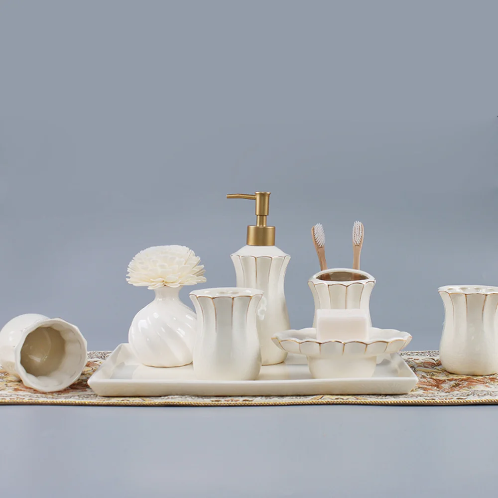 

Европейский высококлассный керамический набор из пяти предметов для ванной зубная щетка чашка для мытья рта набор для чистки зубных щеток ...