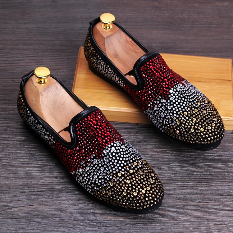 Потрясающие Лоферы со стразами мужские туфли на плоской подошве без застежки
