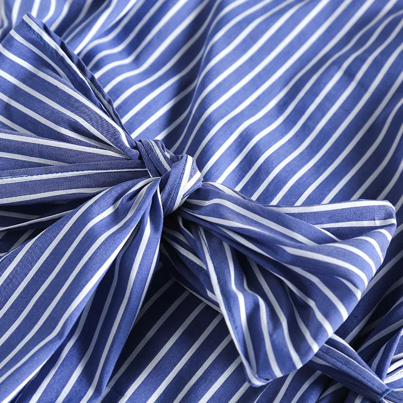 Женская блузка Bootyjeans с треугольным вырезом и рукавами фонариками в полоску