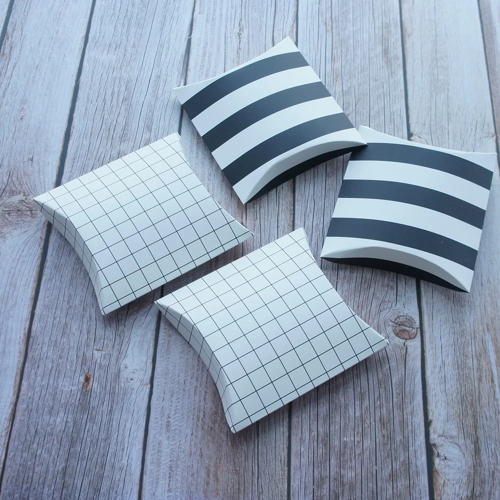 

10pcs black white fashion simple pillow shape Box as Candy Cookie Sweet Packaging wedding favors and gifts birthday DIY use