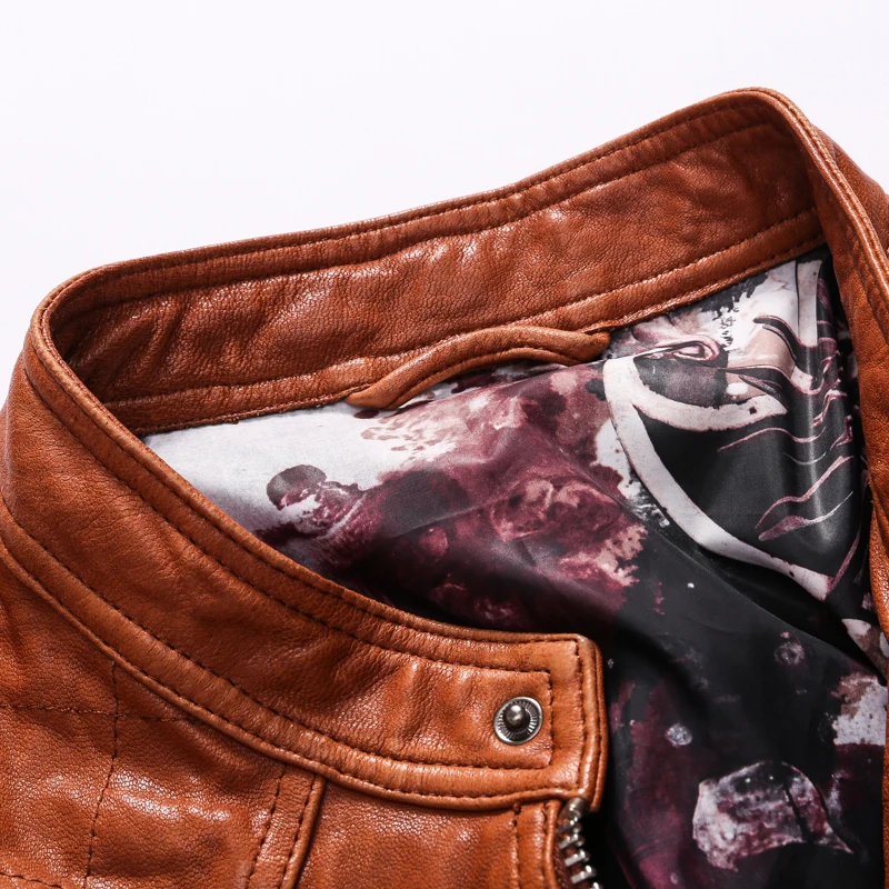 Кожаная мужская байкерская куртка с вышивкой облегающая повседневная из