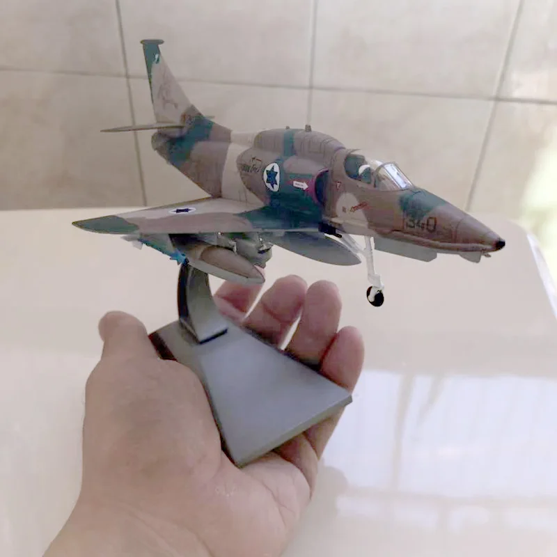 Модель военной модели WLTK в масштабе 1/72 игрушки IAF Дуглас искусственный боец Skyhawk