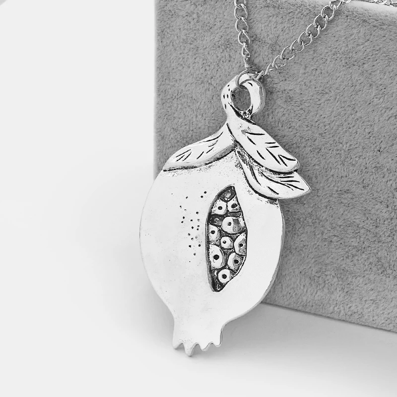 Оптовая продажа 10 шт. античное серебро большая абстрактная подвеска с гранатом