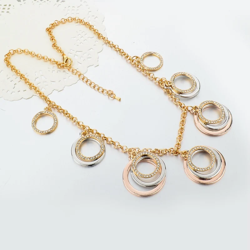 Женское колье чокер с круглым кулоном кристаллами|choker gold|pendant chokercircle pendant |