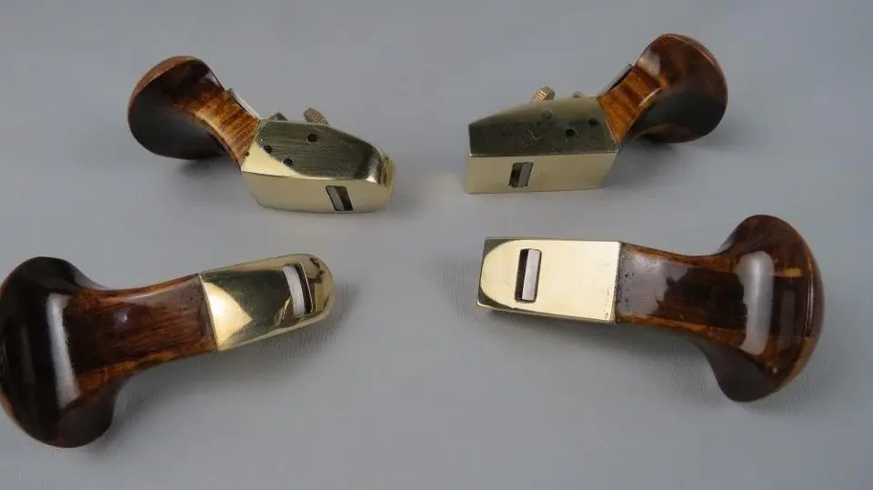 

4pcs dissimilar Thumb brass planes(2 convex+2 flat)bottom woodworking tool